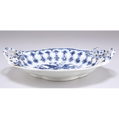 87 - A WORCESTER TWO-HANDLED OVAL CHESTNUT BASKET STAND, CIRCA 1775, transfer printed in underglaze blue ... 