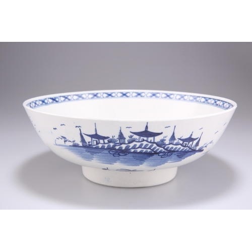 95 - A LARGE WORCESTER BOWL, CIRCA 1770, circular, blue painted with the 'Rock Strata Island' pattern. 24... 