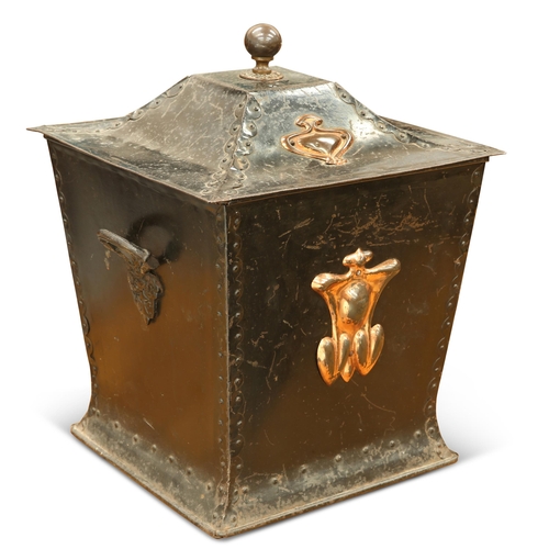 37 - AN ART NOUVEAU JAPANNED AND COPPER COAL BIN, with domed hinged top and twin handles. 47cm high, 35.5... 