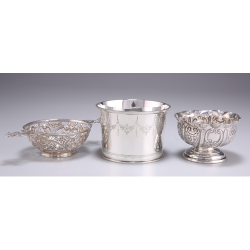 1106 - THREE SMALL SILVER BOWLS, VICTORIAN AND LATER the first by Frederick Sibray & Job Frank Hall, Lo... 