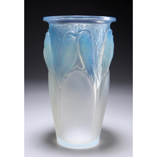 5 - RENÉ LALIQUE (FRENCH, 1860-1945), A LARGE 'CEYLAN' VASE, DESIGNED 1924 opalescent glass, press-mould... 