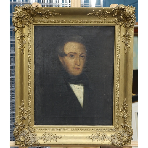 2028 - 19TH CENTURY ENGLISH SCHOOL PORTRAIT OF A GENTLEMAN Oil on canvas
 (37cm x 30cm)... 