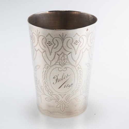 1067 - A 19TH CENTURY FRENCH SILVER BEAKER maker AL, tapering cylindrical with engraved decoration. 10.5cm ... 