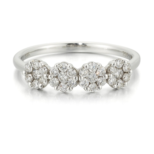 2122 - AN 18 CARAT WHITE GOLD QUADRUPLE DIAMOND CLUSTER RING four clusters of round brilliant-cut diamonds ... 