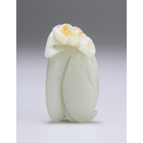 160 - A CHINESE JADE CARVING depicting a pair of gourds. 5.6cm long