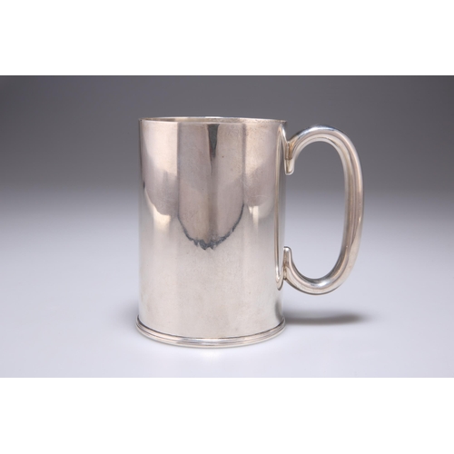 202 - A GEORGE V SILVER PINT TANKARD by Cooper Brothers & Sons Ltd, Sheffield 1935, plain straight-sid... 