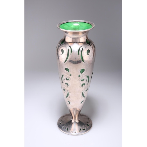 258 - AN ART NOUVEAU AMERICAN STERLING SILVER AND GREEN GLASS VASE by Alvin Manufacturing Co, of baluster ... 