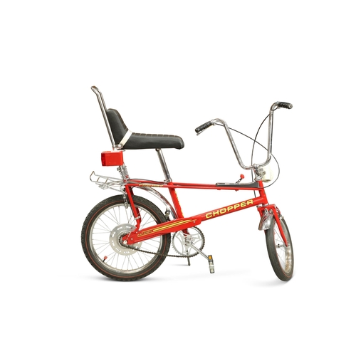 35 - A RALEIGH CHOPPER Mk II BICYCLE in Infra Red, with Arrow Wedge decal, 3 speed T-bar gear shifter, re... 