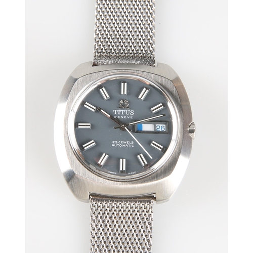 404 - A VINTAGE TITUS STAINLESS STEEL AUTOMATIC WATCH with baton markers, centre sweep seconds, and day/da... 