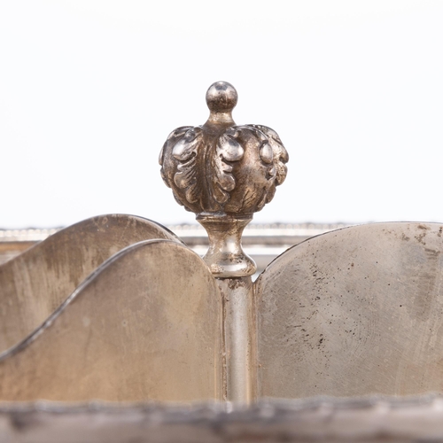 187 - AN AMERICAN STERLING SILVER TRIPARTITE DISH by Redlich & Company, circular, with gadrooned rim. ... 