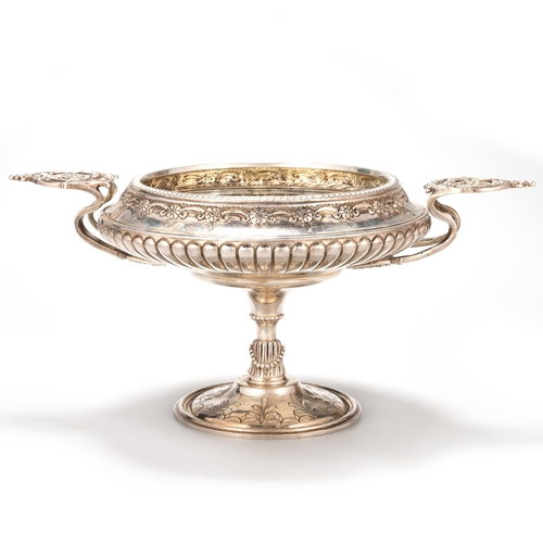 206 - A VICTORIAN SILVER TAZZA by Joseph Rodgers & Sons, Sheffield 1900, the circular reeded bowl chas... 