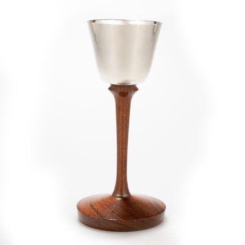 234 - AN ELIZABETH II SILVER AND HARDWOOD GOBLET by Cecil Frederick Colyer, Edinburgh 1977, the tapering r... 