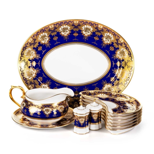 103 - A FINE THOMAS GOODE 'MARQUIS DE MOS' DINNER SERVICE comprising six 11-inch dinner plates, six 9-inch... 