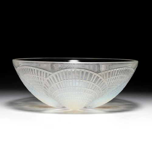 29 - RENÉ LALIQUE (FRENCH, 1860-1945), A 'COQUILLES' BOWL, DESIGNED 1924 moulded clear and opalescent gla... 