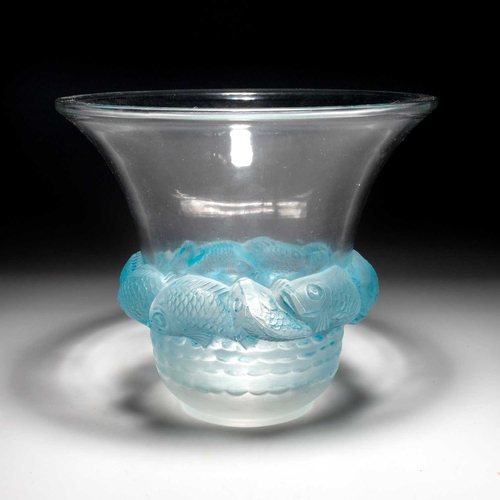 30 - RENÉ LALIQUE (FRENCH, 1860-1945), A 'PIRIAC' VASE, DESIGNED 1930 moulded, frosted and clear glass wi... 