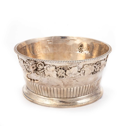 369 - AN EDWARDIAN SILVER BOWL by John & Frank Pairpoint, London 1906, circular with tapering sides, a... 