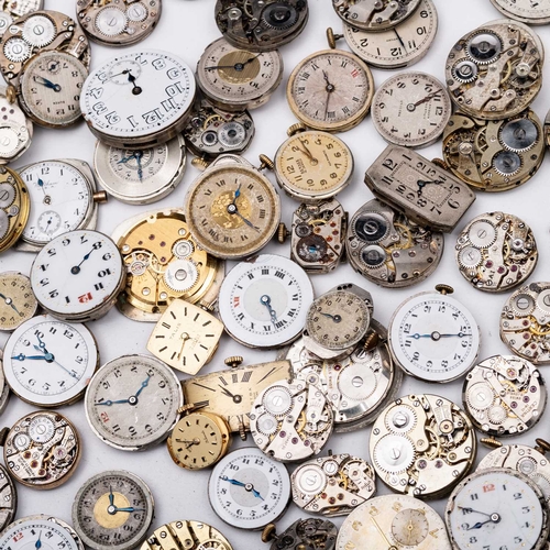 532 - A LARGE COLLECTION OF WATCH MOVEMENTS (Approx. 250)