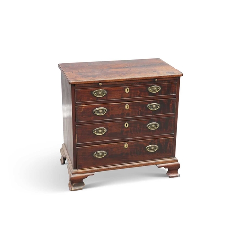 785 - A SMALL GEORGE III MAHOGANY CHEST OF DRAWERS the moulded rectangular top above a slide, over four lo... 