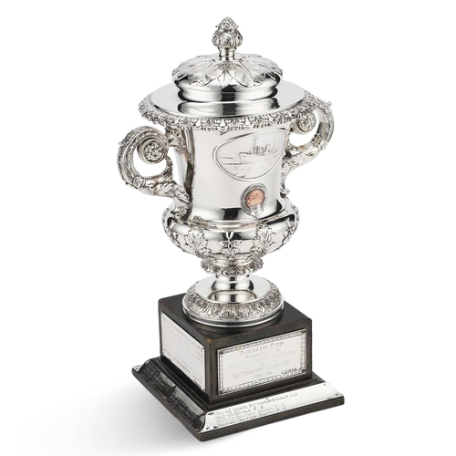 430 - FOOTBALL INTEREST: A GEORGE V SILVER TROPHY CUP FOR LONDON SHIPPING FOOTBALL LEAGUE by A Roden &... 