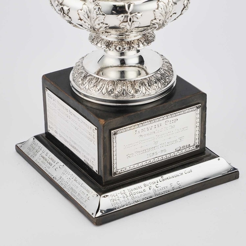 430 - FOOTBALL INTEREST: A GEORGE V SILVER TROPHY CUP FOR LONDON SHIPPING FOOTBALL LEAGUE by A Roden &... 