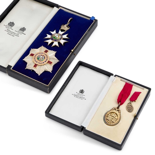 165 - THE ORDER OF THE BATH, COMPANIONS (CB) CIVIL NECK BADGE AND MINIATURE MEDAL cased within a Collingwo... 