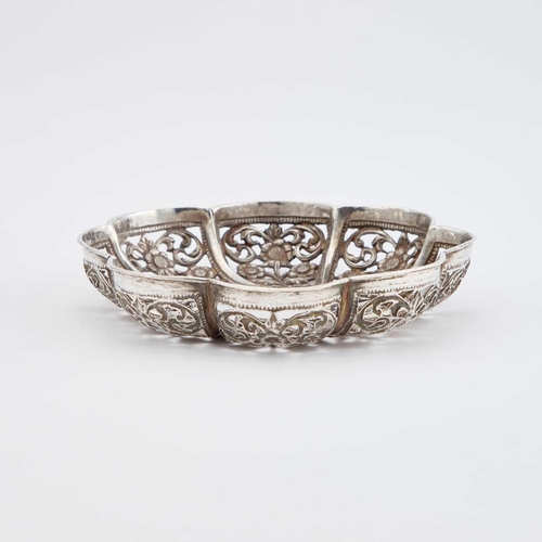 186 - A LATE 19TH CENTURY ANGLO-INDIAN SILVER DISH by Oomersi Mawji, Cutch, Bhuj, c.1890, of octofoil form... 