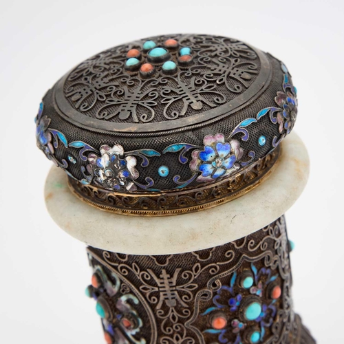 224 - A CHINESE SILVER AND CLOISONNÉ ENAMEL TEA CADDY WITH TURQUOISE AND CORAL INLAYS late 19th Century to... 