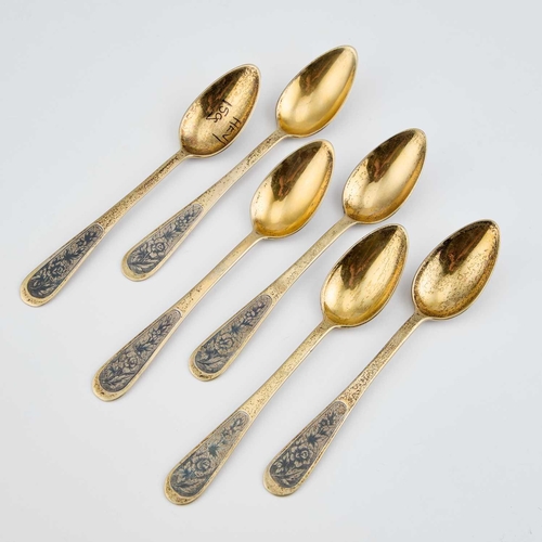 240 - A SET OF SIX RUSSIAN SILVER-GILT AND NIELLO TEASPOONS Soviet era, the reverses decorated with flower... 