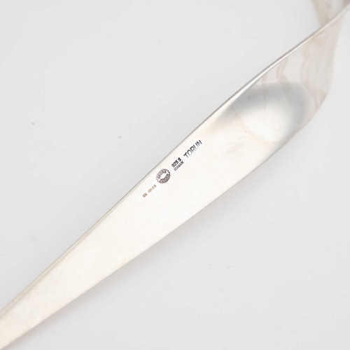 259 - VIVIANNA TORUN BÜLOW-HÜBE (SWEDISH, 1927-2004) FOR GEORG JENSEN, A STERLING SILVER LETTER OPENER of ... 