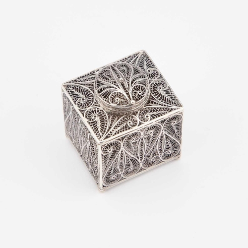 280 - A SMALL SILVER FILIGREE INKWELL indistinctly marked on the underside, cube-like with a hinged circul... 