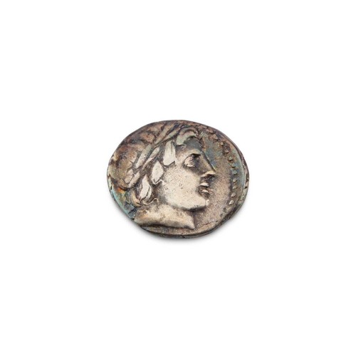 32 - ANCIENT ROMAN REPUBLIC ANONYMOUS, A SILVER DENARIUS Rome mint. 19mm, 4 grams