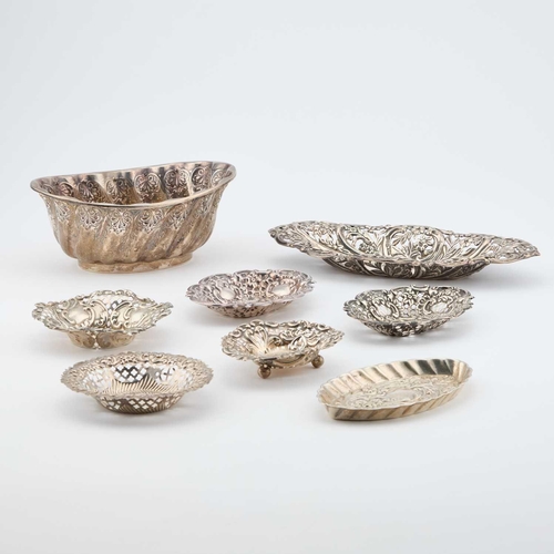 325 - A COLLECTION OF SILVER BOWLS AND DISHES various marks. (9) Deep oval bowl 16cm long, 16.1 troy ounce... 