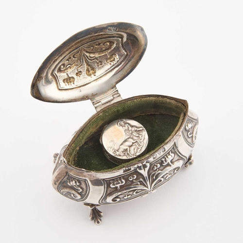 344 - AN ART NOUVEAU SILVER RING BOX by Jones & Crompton, Chester 1907, of spreading oval form with a ... 