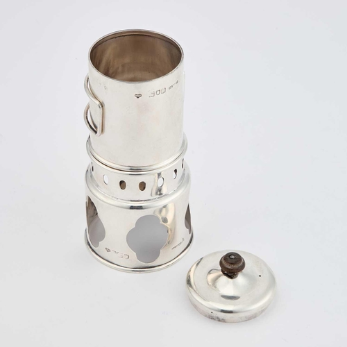 351 - AN EDWARDIAN SILVER TRAVELLING SHAVING MUG ON STAND by Goldsmiths & Silversmiths Co Ltd, London ... 