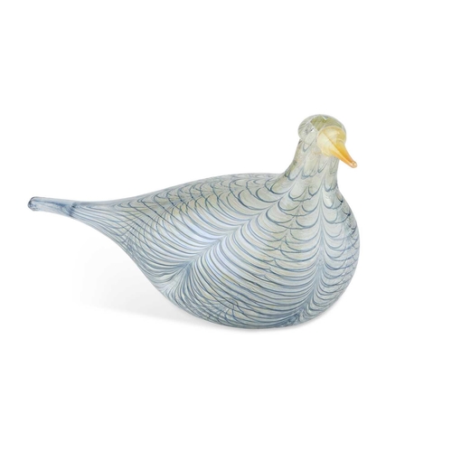 61 - AN IITTALA GLASS MODEL OF A CLOUD TERN, DESIGNED BY OIVA TOIKKA Annual Bird 2007, boxed. 27.5cm long... 