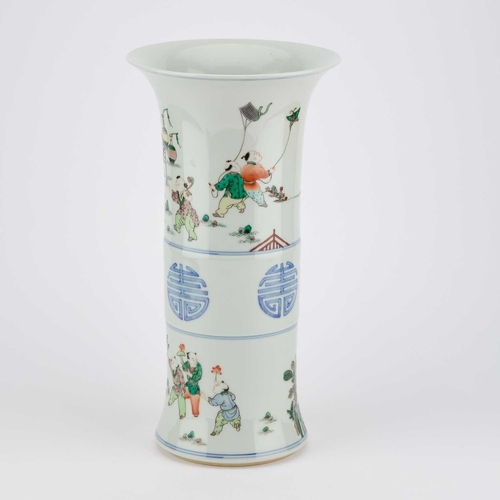 623 - A CHINESE FAMILLE VERTE 'LADIES AND BOYS' BEAKER VASE, GU painted with ladies and boys in various pu... 