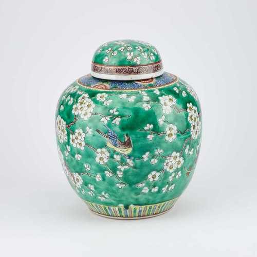 625 - A CHINESE FAMILLE VERTE GINGER JAR AND COVER, EARLY 20TH CENTURY enamel decorated with birds amidst ... 