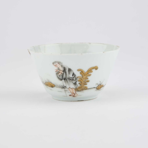 687 - A CHINESE GRISAILLE-DECORATED 'EUROPEAN SUBJECT' TEA BOWL AND SAUCER (2) Saucer 11.6cm diameterCrack... 