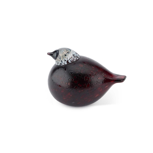 71 - AN IITTALA GLASS MODEL OF A ROSY FINCH, DESIGNED BY OIVA TOIKKA boxed. 12cm long