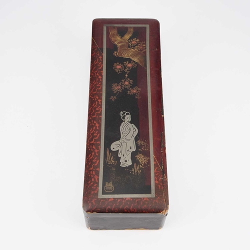 730 - A JAPANESE LACQUER GLOVE BOX, EARLY 20TH CENTURY the hinged cover decorated with the figure of a bij... 