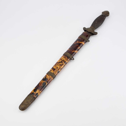 762 - A 20TH CENTURY CHINESE BRASS-MOUNTED SHORT SWORD 56.5cm long overall