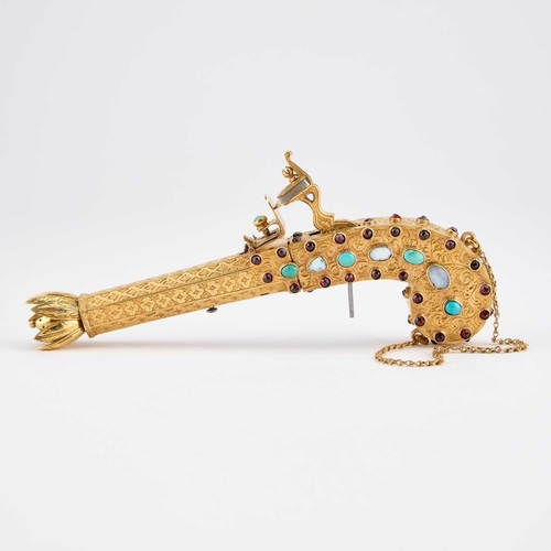 788 - A FINE FRENCH JEWELLED PISTOL-FORM SCENT SPRAYER, 19TH CENTURY the pistol with a circular vinaigrett... 