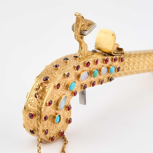 788 - A FINE FRENCH JEWELLED PISTOL-FORM SCENT SPRAYER, 19TH CENTURY the pistol with a circular vinaigrett... 