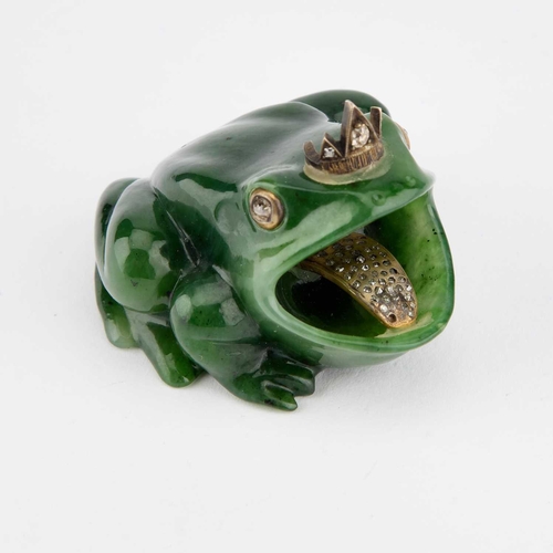 795 - A RUSSIAN JADE AND DIAMOND FROG 5.5cm long, 95 grams gross