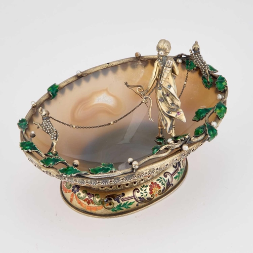 813 - A FINE VIENNESE SILVER-GILT, ENAMEL AND AGATE DISH, ATTRIBUTED TO HERMANN BÖHM (ACTIVE 1866-1922) th... 