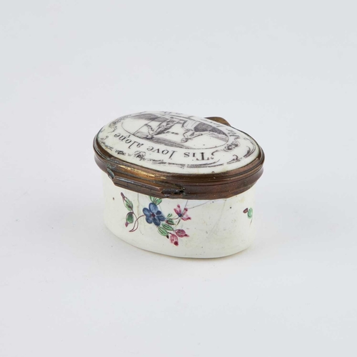 829 - A BILSTON ENAMEL PATCH BOX, CIRCA 1780 oval, the hinged cover inscribed TIS LOVE ALONE FOR LOVE I AS... 