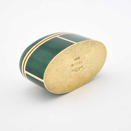 830 - GERALD BENNEY: AN 18 CARAT GOLD, OPAL AND ENAMEL BOX by Gerald Benney, London 1975, with green trans... 