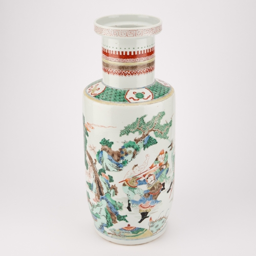113 - A LARGE CHINESE FAMILLE VERTE VASE painted with a battle scene, bears an underglaze blue six-charact... 