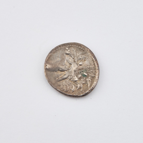 16 - ANCIENT ROMAN REPUBLIC, L. PLAUTIUS PLANCUS (CIRCA 47 B.C.), A SILVER DENARIUS Rome mint. 18mm diame... 