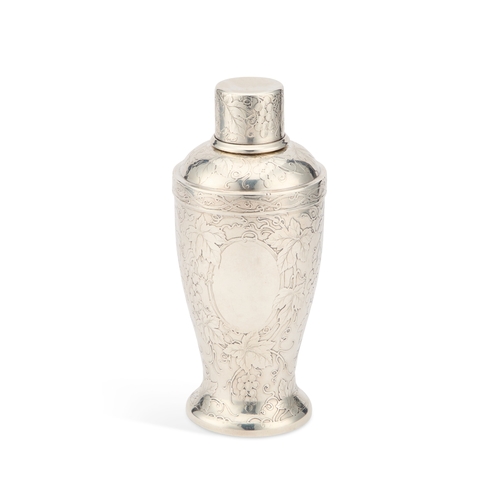 206 - AN AMERICAN STERLING SILVER COCKTAIL SHAKER by Meriden Brittania Co, early 20th Century. 20cm high, ... 